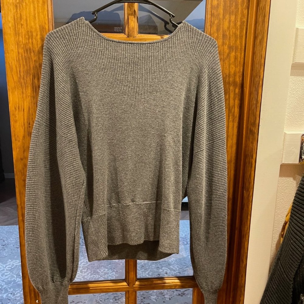 Sofia Jeans gray sweater, Size Large